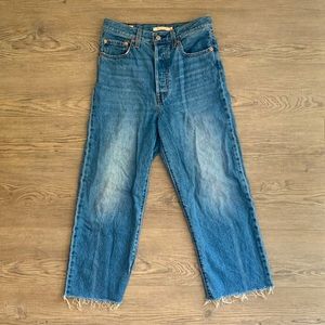 Levi’s ribcage straight cropped size 27